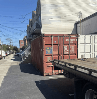 a photo of 20 ft storage container CW delivered to NYC, 2025 in August 8th